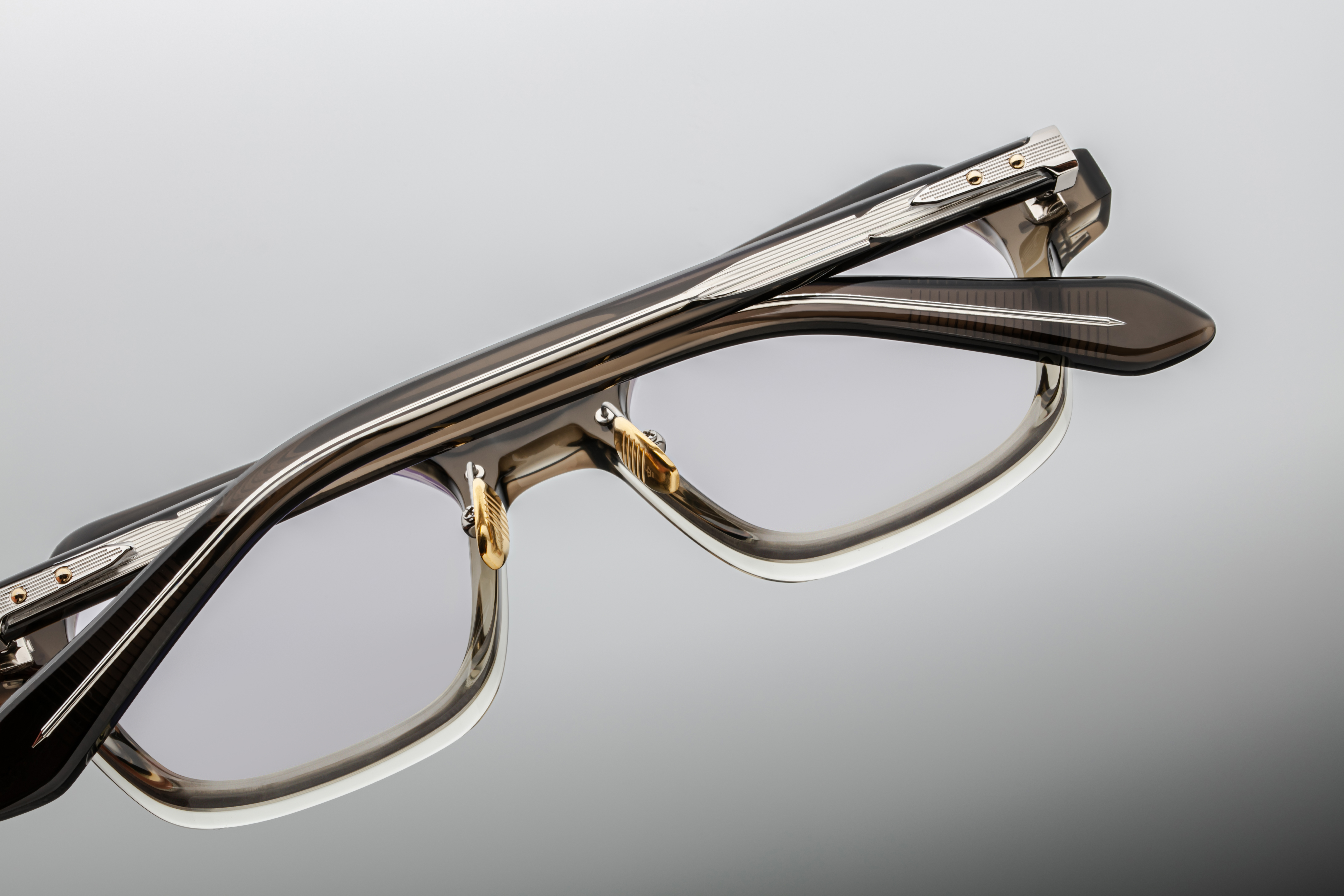 HOLDEN – Jacques Marie Mage